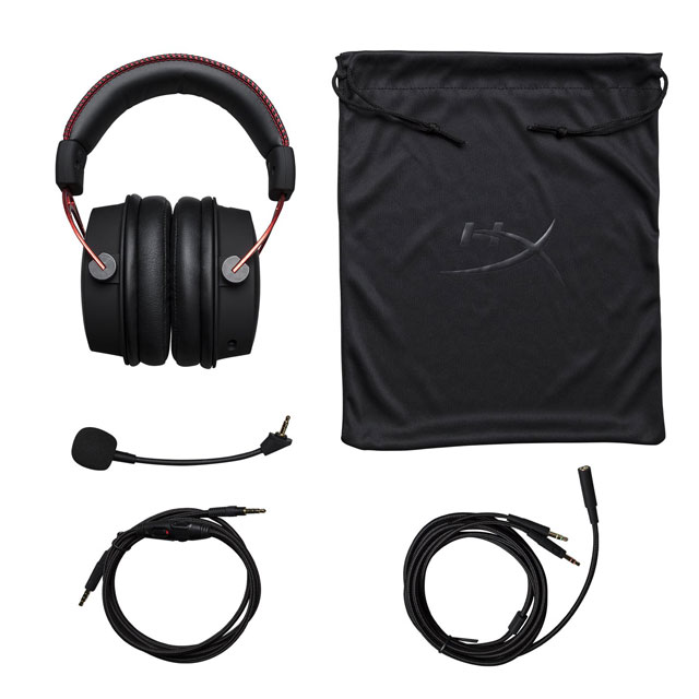 Kit completo incluso nnelle hyperx CLoud Alpha, con cuffie gaming, microfono, cavi di connessione e borsa per il trasporto delle cuffie.