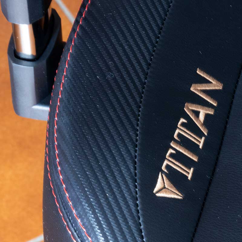 Logo titan