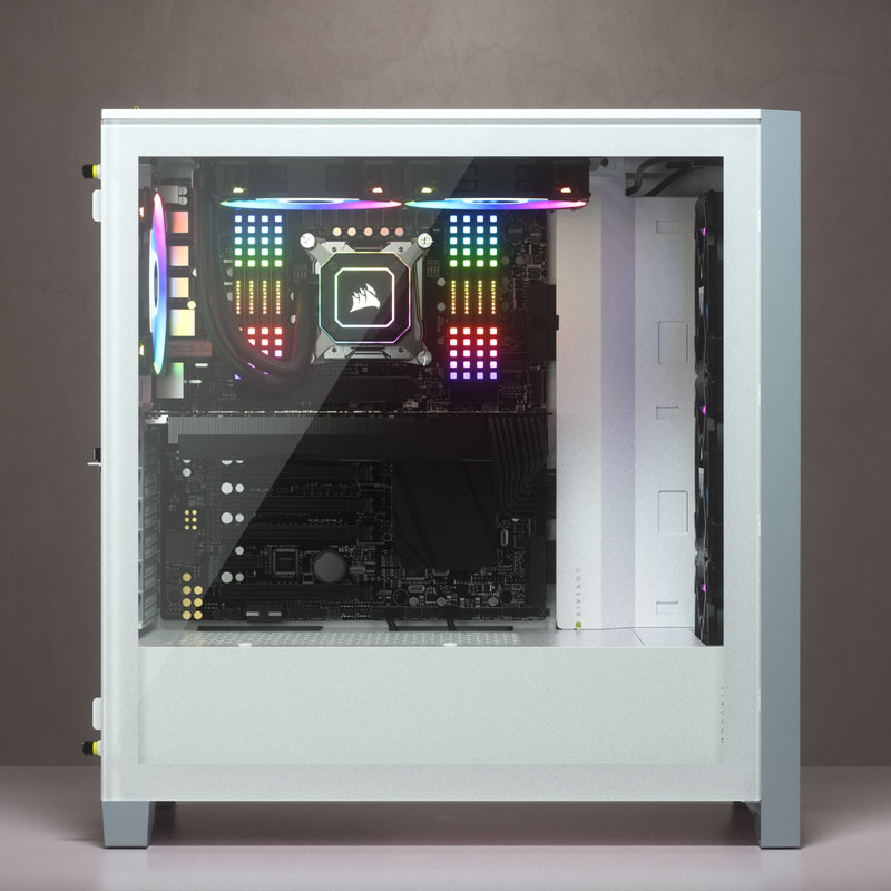 CORSAIR 4000D - RECENSIONE 4 Case gaming Corsair 4000D vista laterale con pannello in vetro temperato e computer assemblato