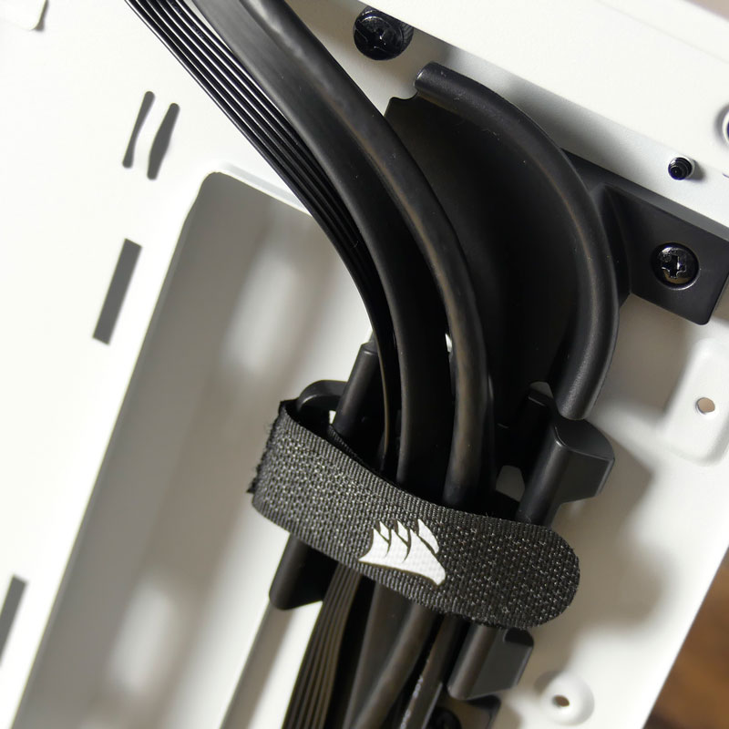 CORSAIR 4000D - RECENSIONE 12 gestione cavi corsair 4000D