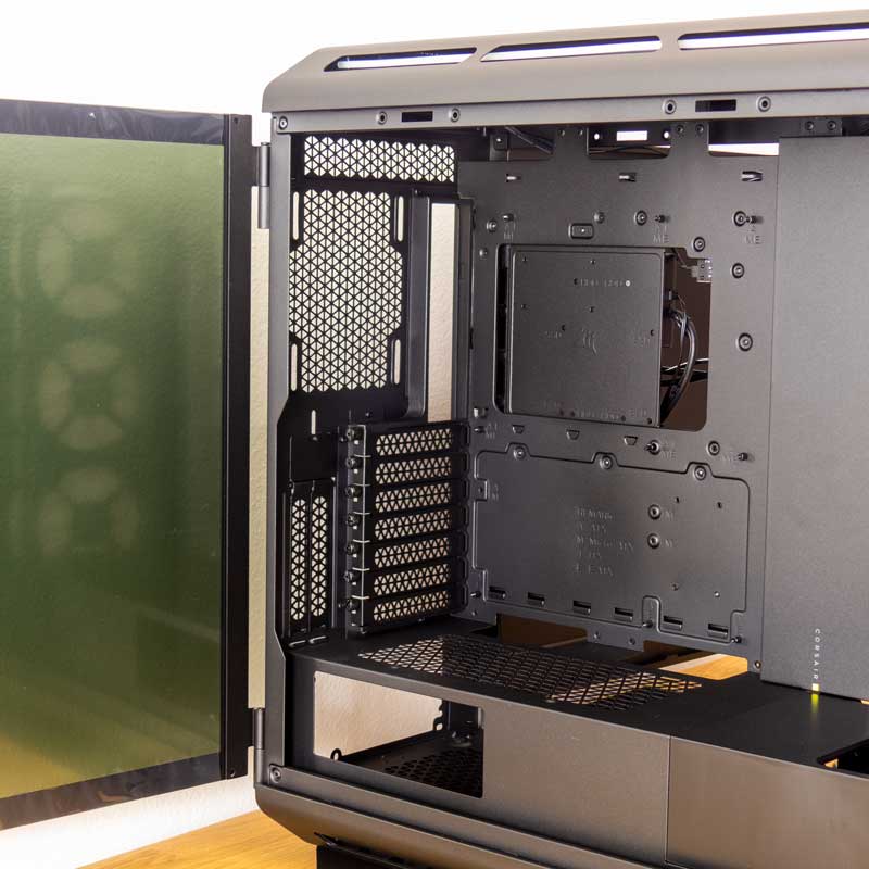 Corsair ICUE 5000T RGB: Recensione 11 interno case 5000t
